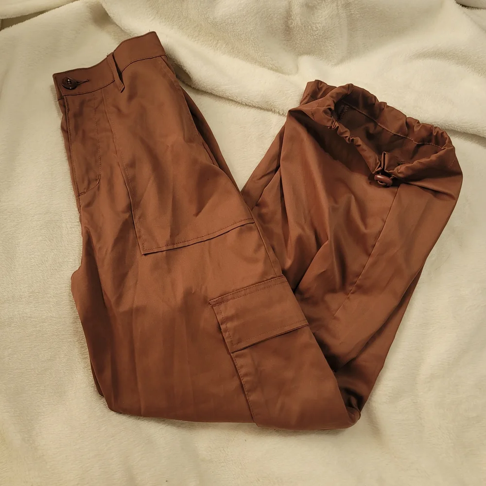 Celebrity Pink XS Brown Cargo Pants Silky Satin Pockets Dressy Slacks Office